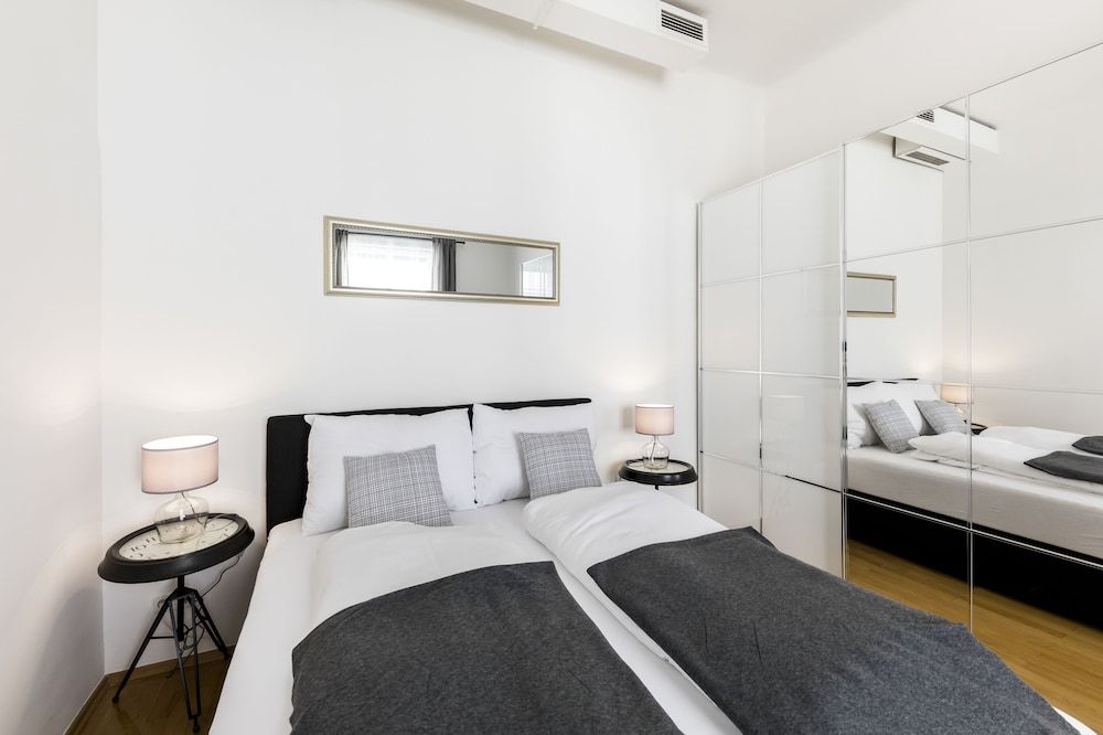 undefined Blauhouse Apartments 8