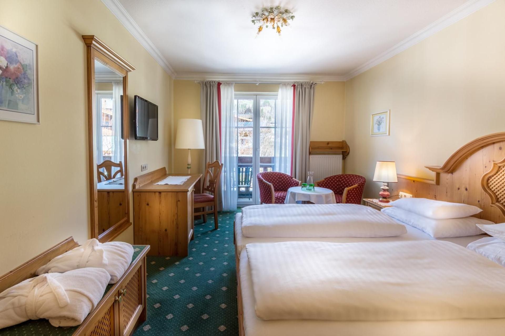 Double Room (1 Adult)