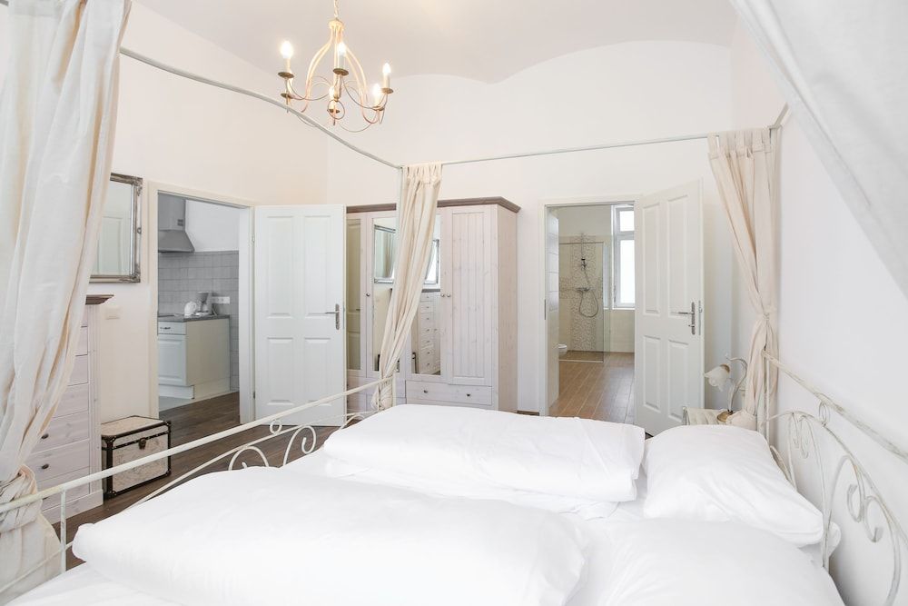 undefined Vintagehome: Apartments by Schönbrunn