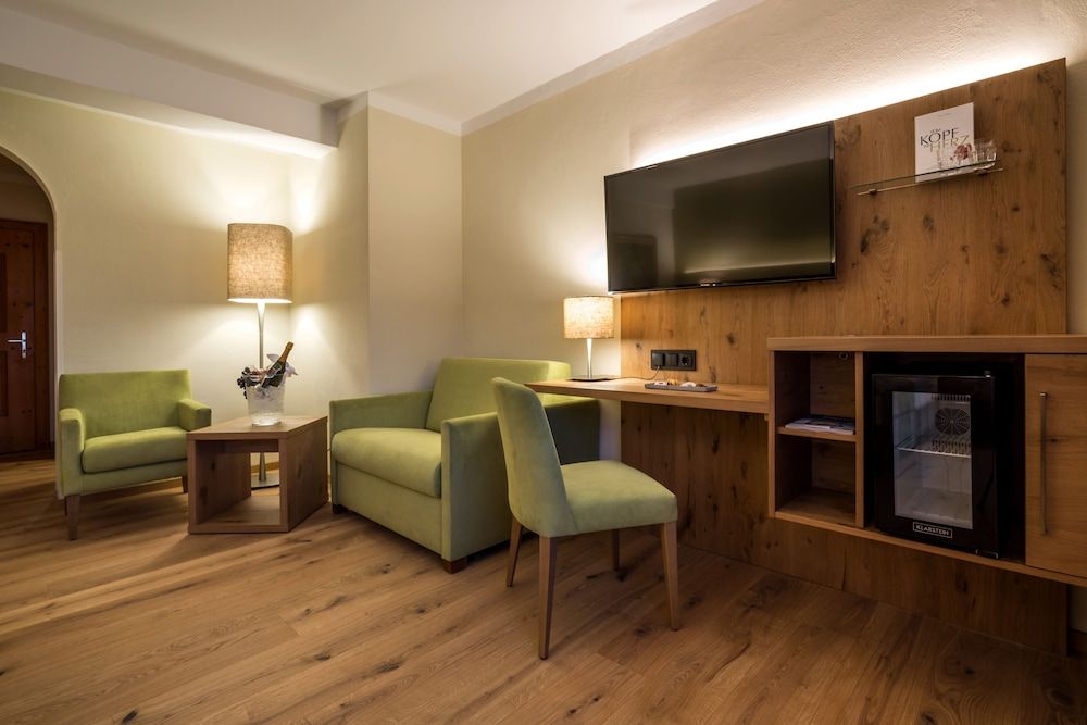 Ferienhotel Neuwirt Superior Double Room, Balcony (Alpenblumen) 9