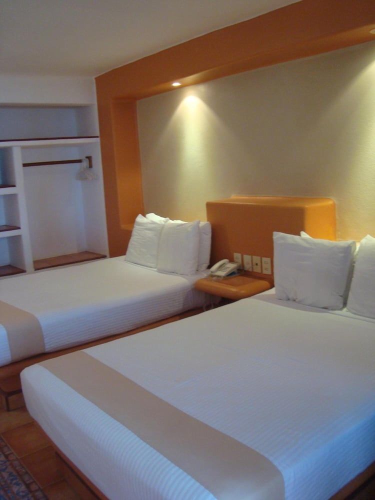 Hotel Villa Mexicana Standard Room, 2 Double Beds 8
