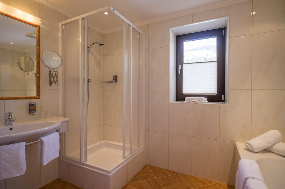 Vital & Sporthotel Brixen Classic Suite, 1 Bedroom, Resort View 3