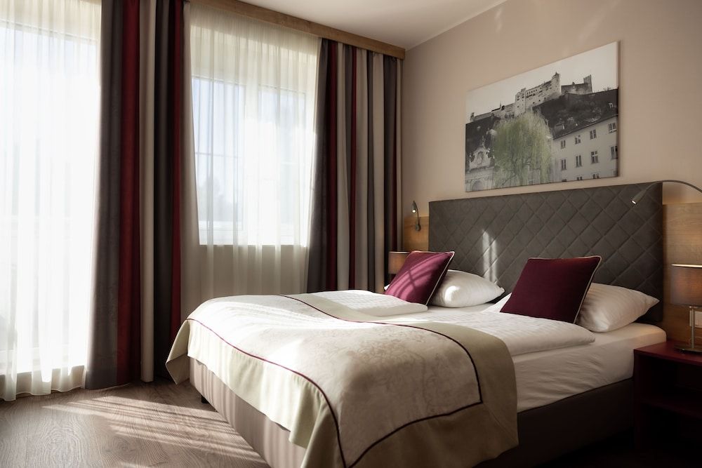 undefined Hotel Max 70 10