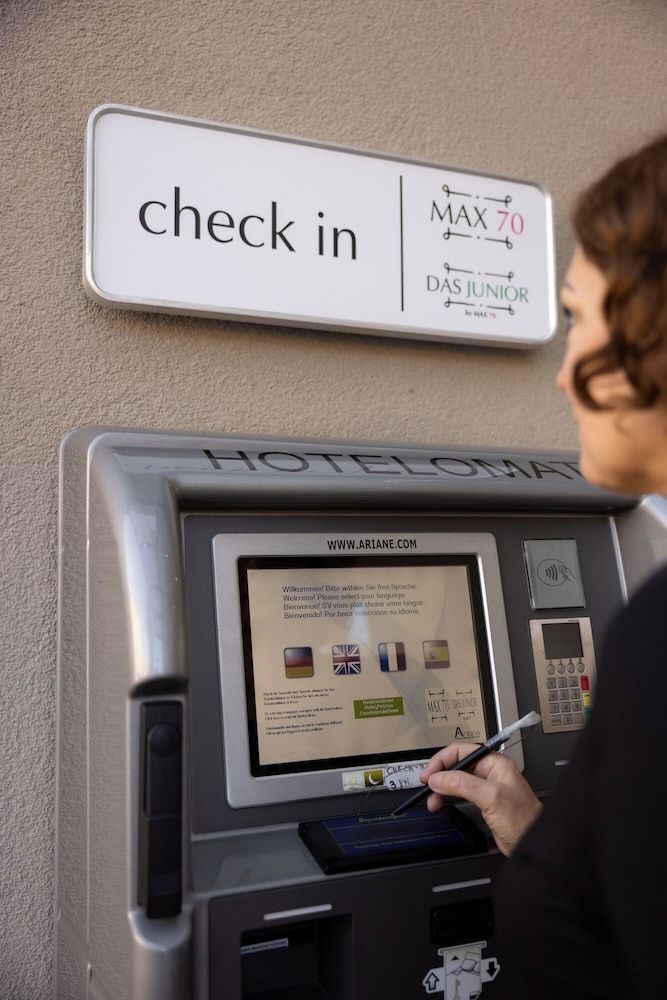 undefined Hotel Max 70 6