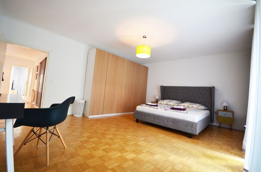 Naschmarkt Premium in Your Vienna Premium Apartment, 3 Bedrooms, Private Bathroom 14