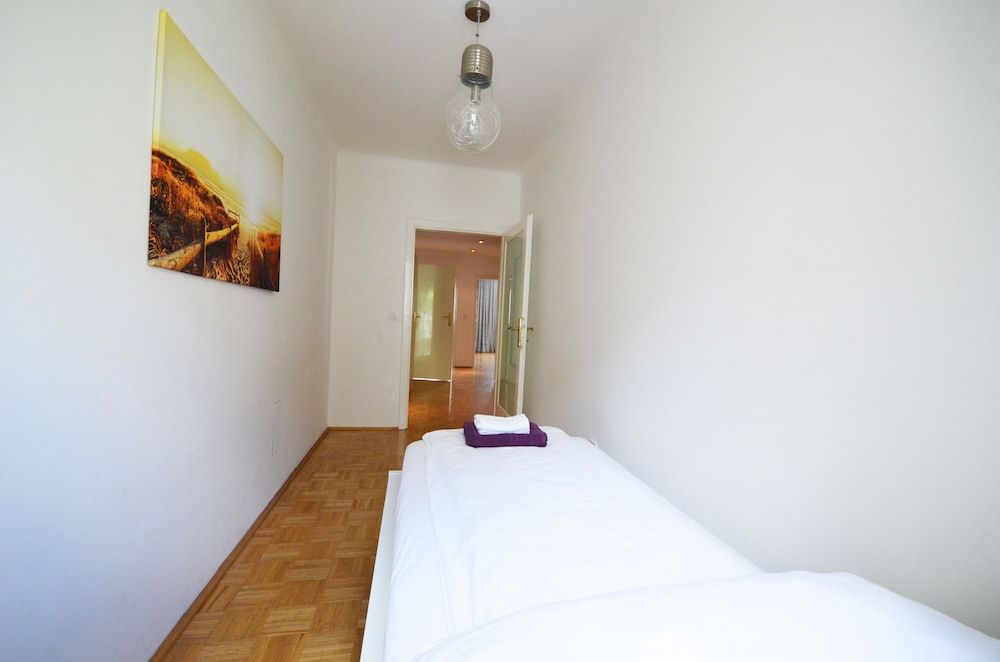 undefined Naschmarkt Premium in Your Vienna 4