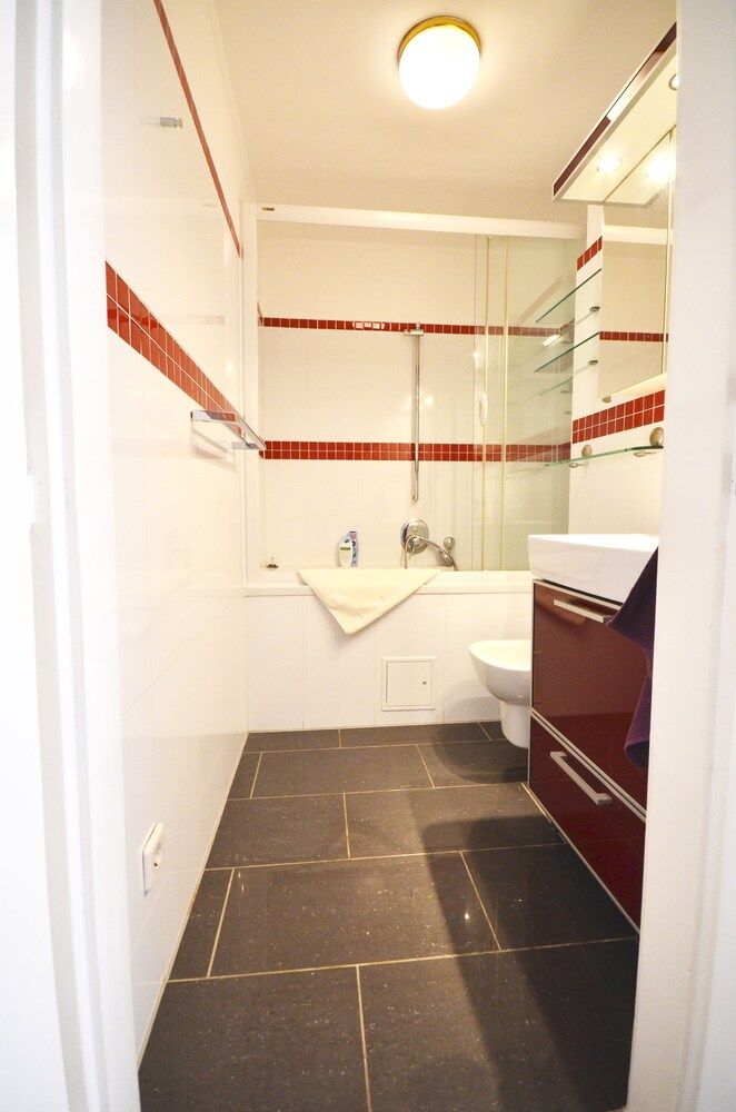 Naschmarkt Premium in Your Vienna Premium Apartment, 3 Bedrooms, Private Bathroom 24