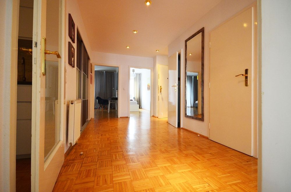 Naschmarkt Premium in Your Vienna Premium Apartment, 3 Bedrooms, Private Bathroom 16