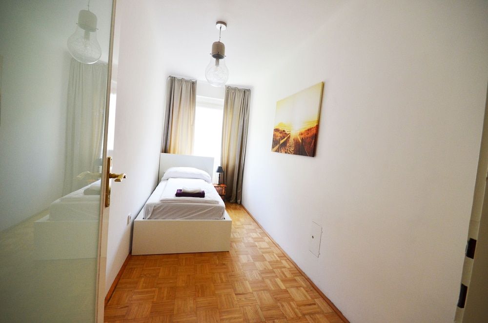 undefined Naschmarkt Premium in Your Vienna 9