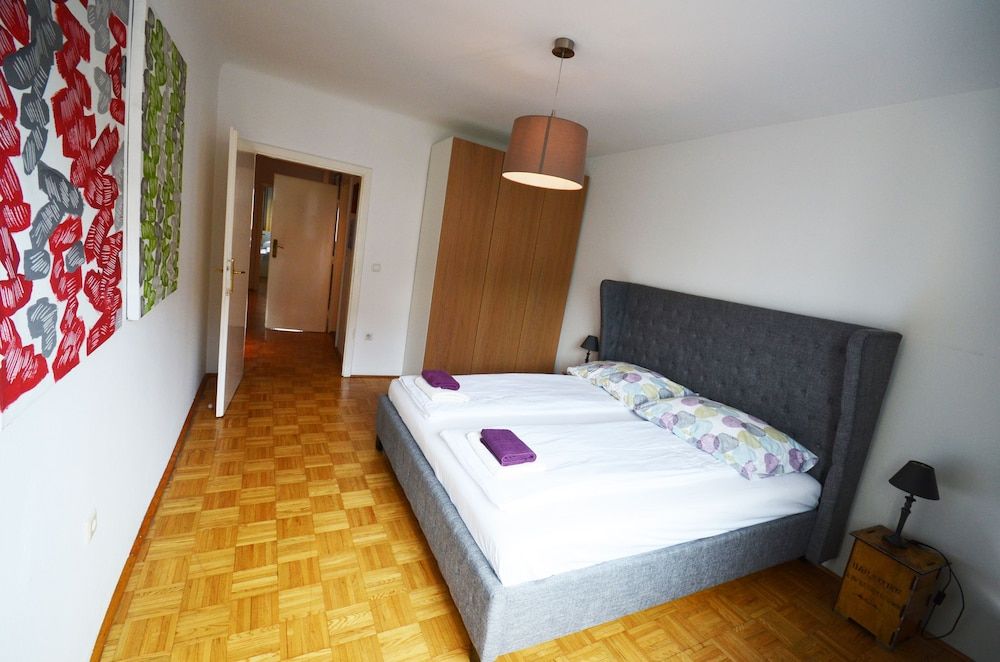 Naschmarkt Premium in Your Vienna Premium Apartment, 3 Bedrooms, Private Bathroom 13