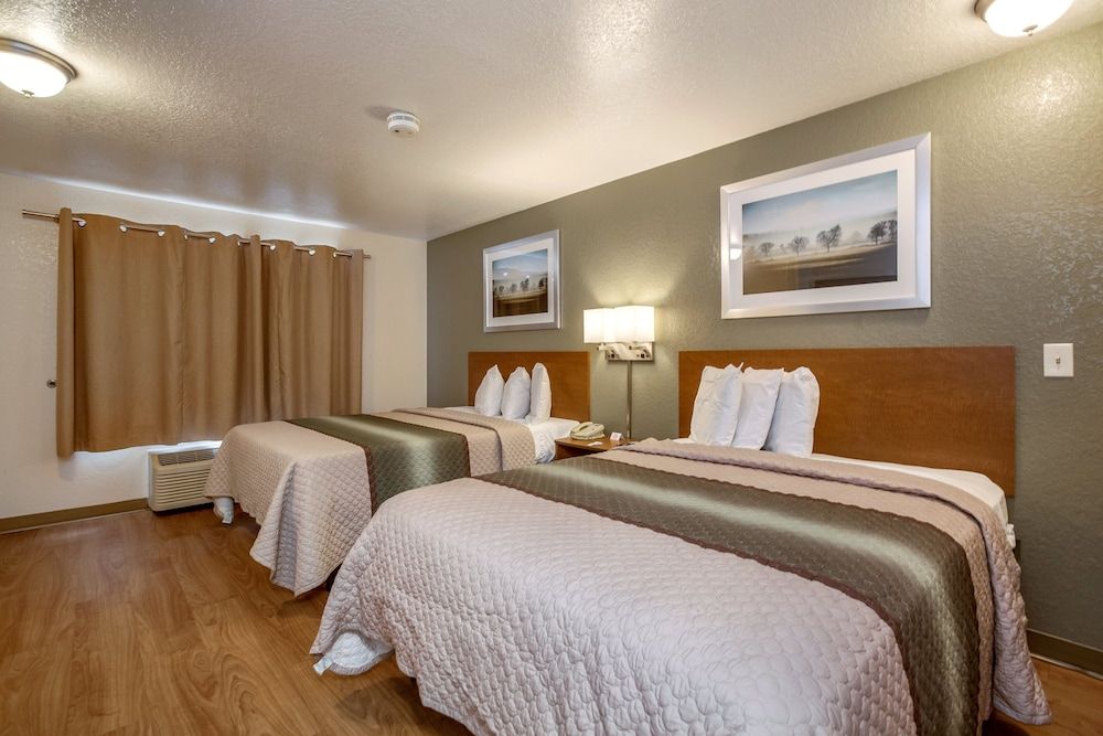 HomeTowne Studios by Red Roof Philadelphia - Maple Shade, NJ Studio, 2 Queen Beds, Non Smoking