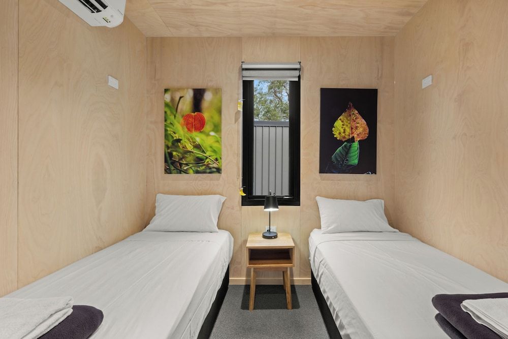 Discovery Parks - Lane Cove Deluxe 2 Bedroom Cabin 2