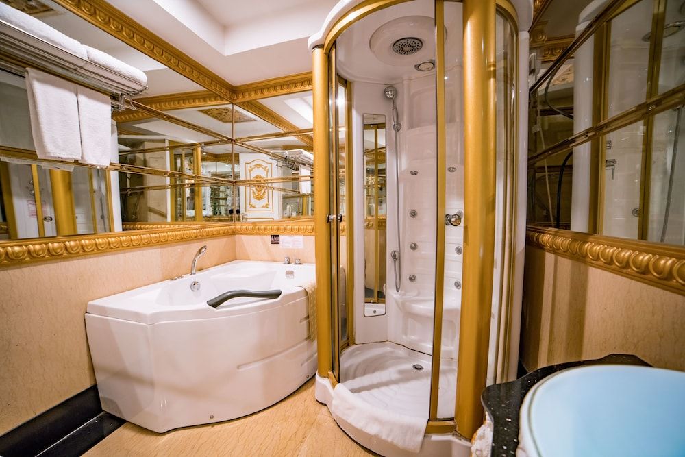 Nanyang King's Gate Hotel - Free Shuttle Service to Canton Fair Standard Twin Room 4