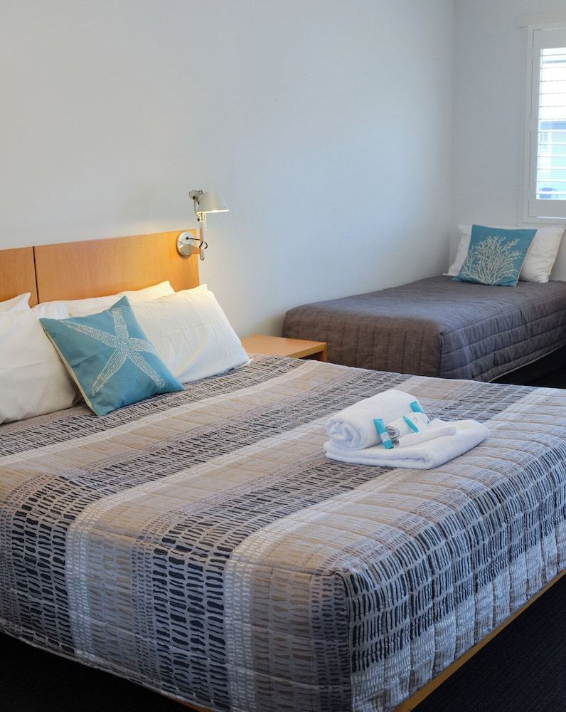 Deluxe Family Room, Kitchenette
