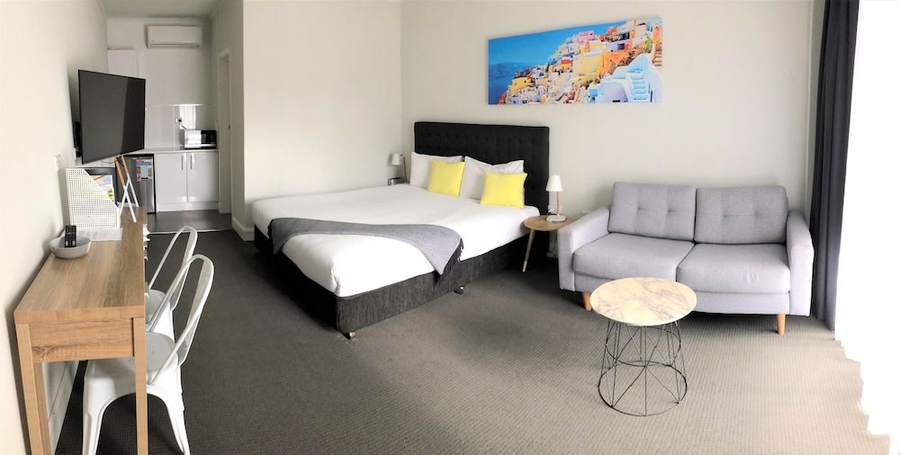 Deluxe Room, 1 King Bed, Non Smoking