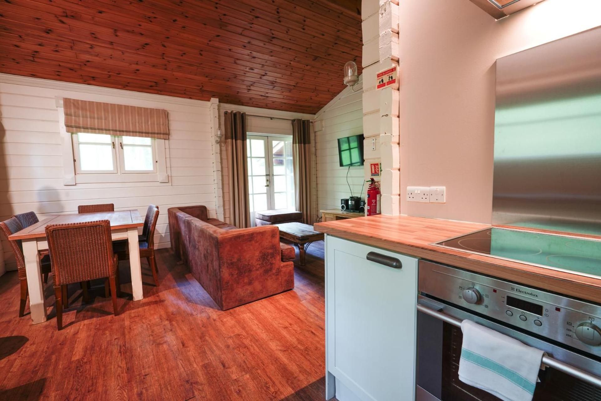 Woodland Lodge - self catering