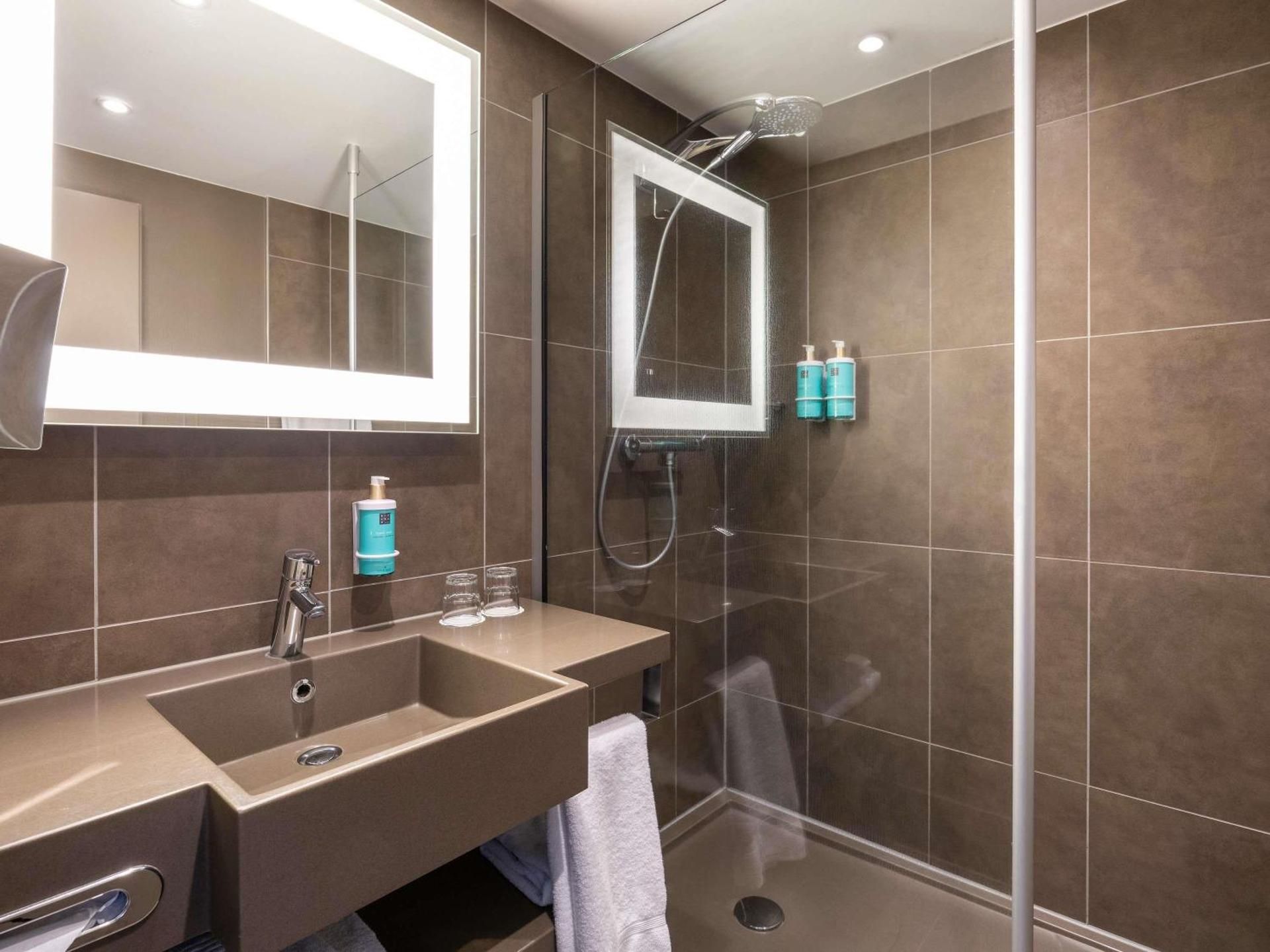 Standard Room with One Double Bed and Two Single Beds