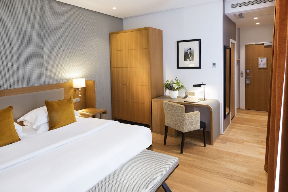 undefined Hotel Le Six 10