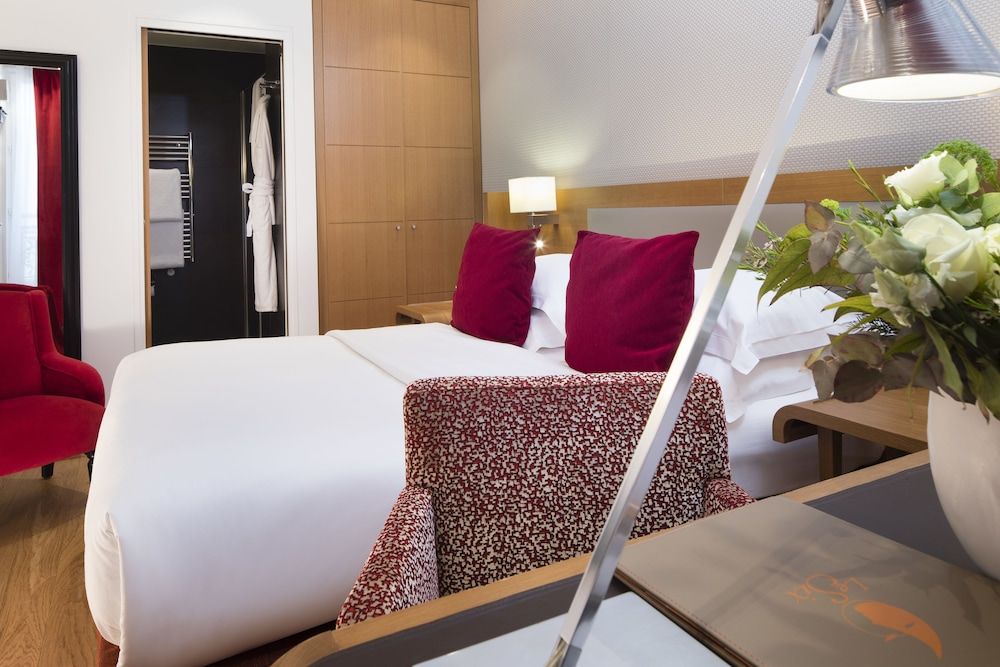 Hotel Le Six Classic Double Room, 1 Bedroom 2