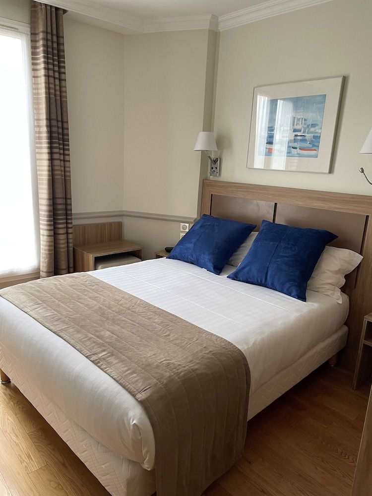 Hotel Apollinaire Double Room 2