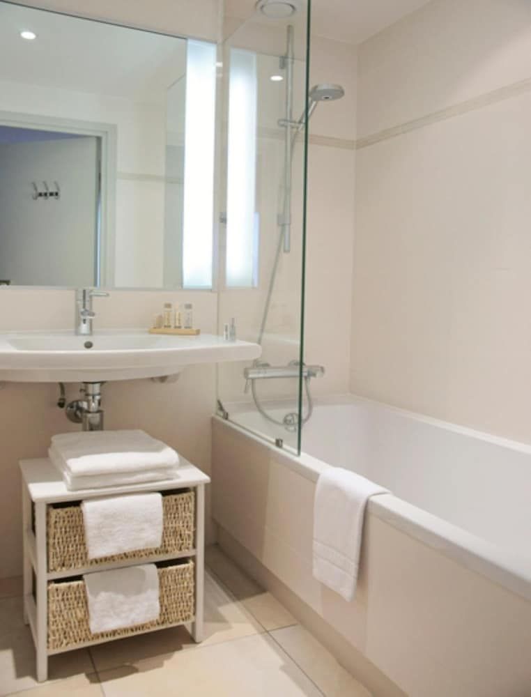 Hotel Apollinaire Double Room 6