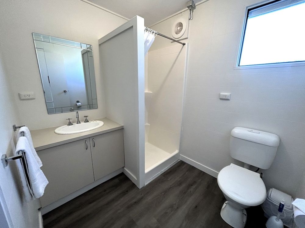 Mandurah Coastal Holiday Park Classic Cottage 4