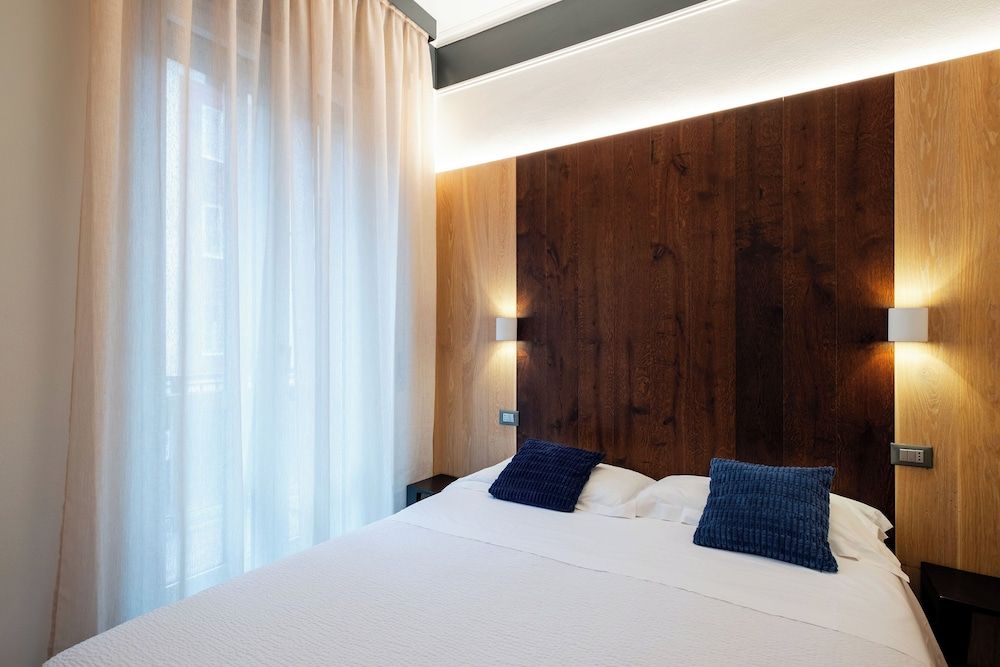 Hotel Italia Superior Double Room 5