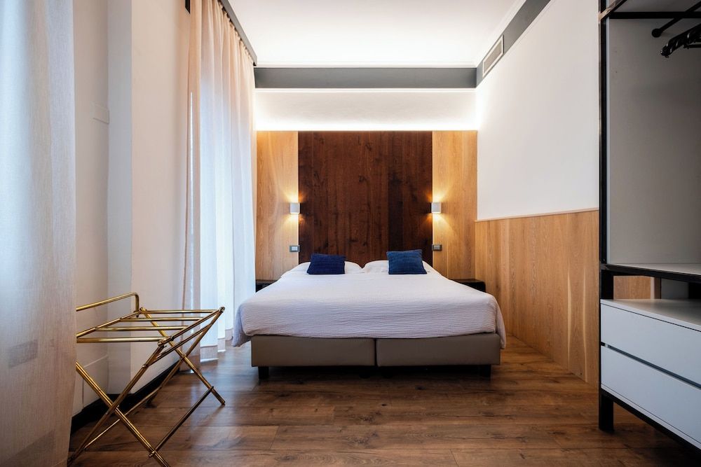 Hotel Italia Superior Double Room 4