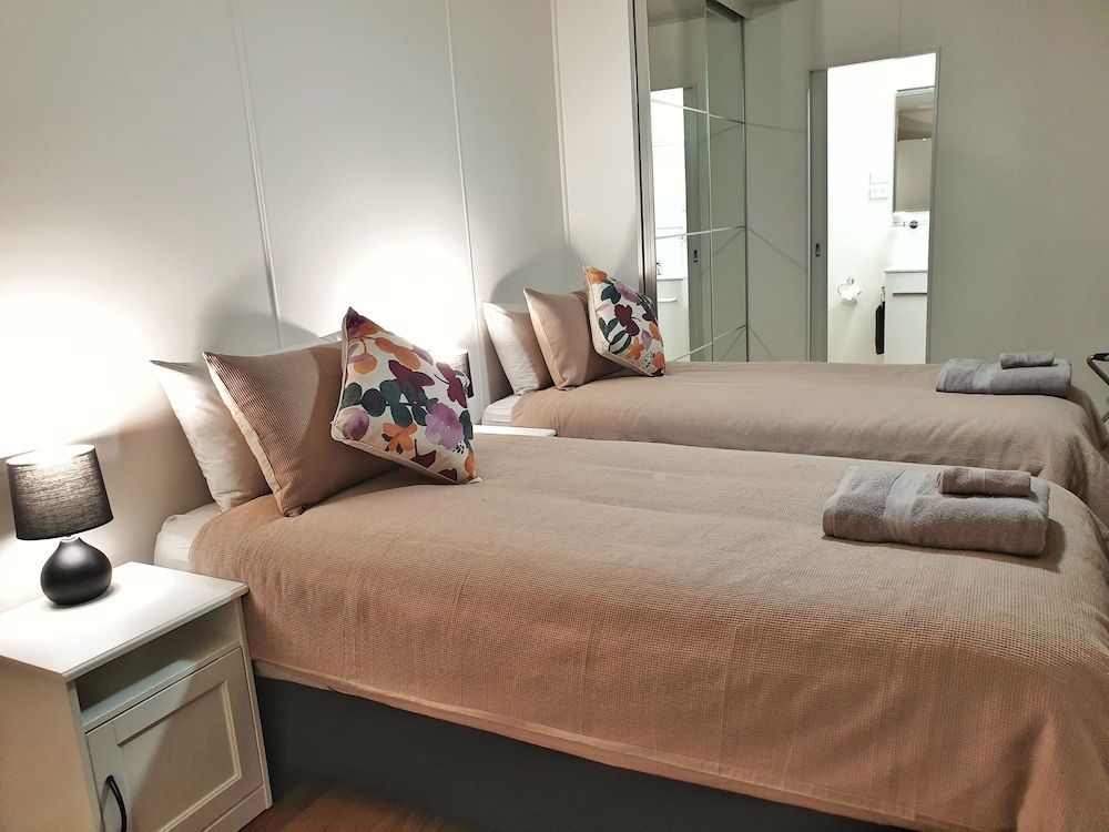 Skytrek Willow Springs Station Executive Villa, 2 Bedrooms, Fireplace, Valley View 3