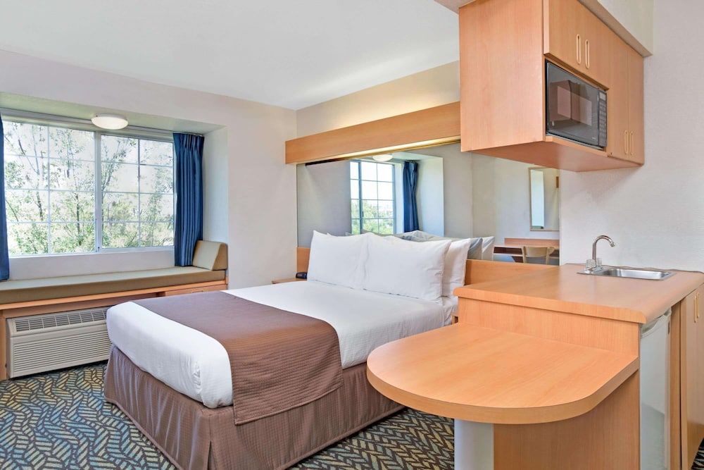 Suite, 1 Queen Bed, Accessible, Non Smoking (with Sofa bed)
