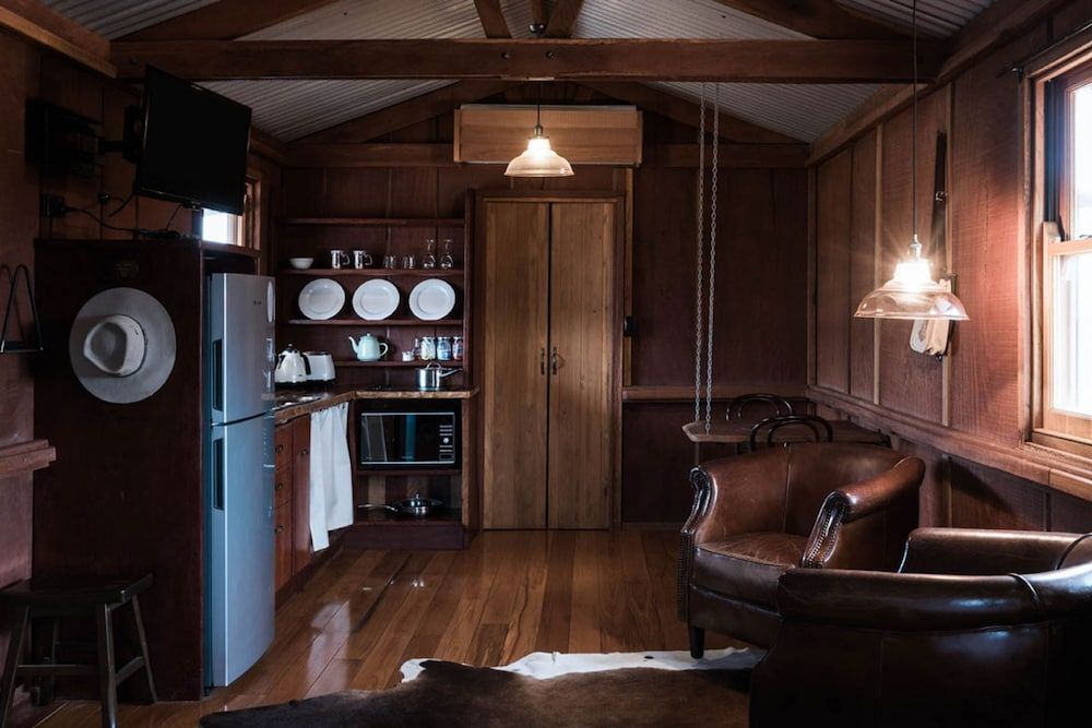 Saltbush Retreat Slab Hut 4