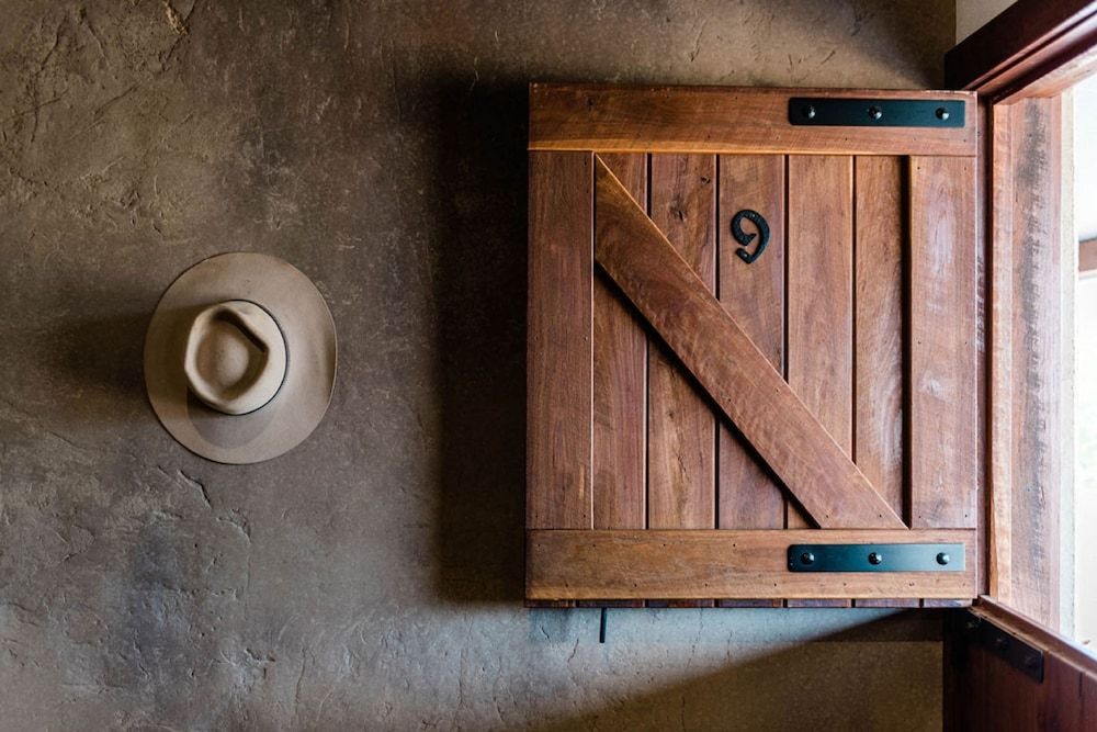 Saltbush Retreat Homestead Stables 3