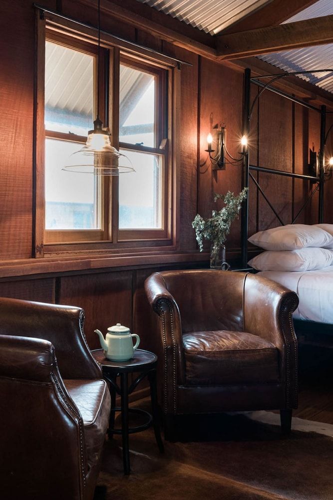 Saltbush Retreat Slab Hut 3