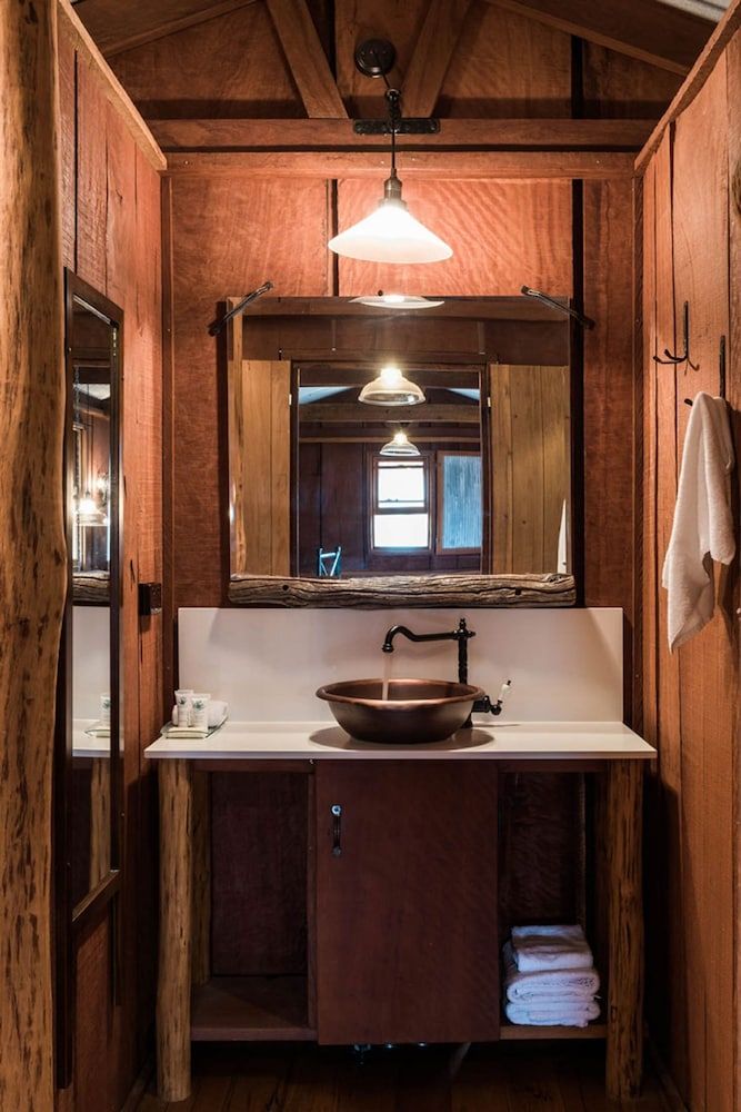 Saltbush Retreat Slab Hut 2