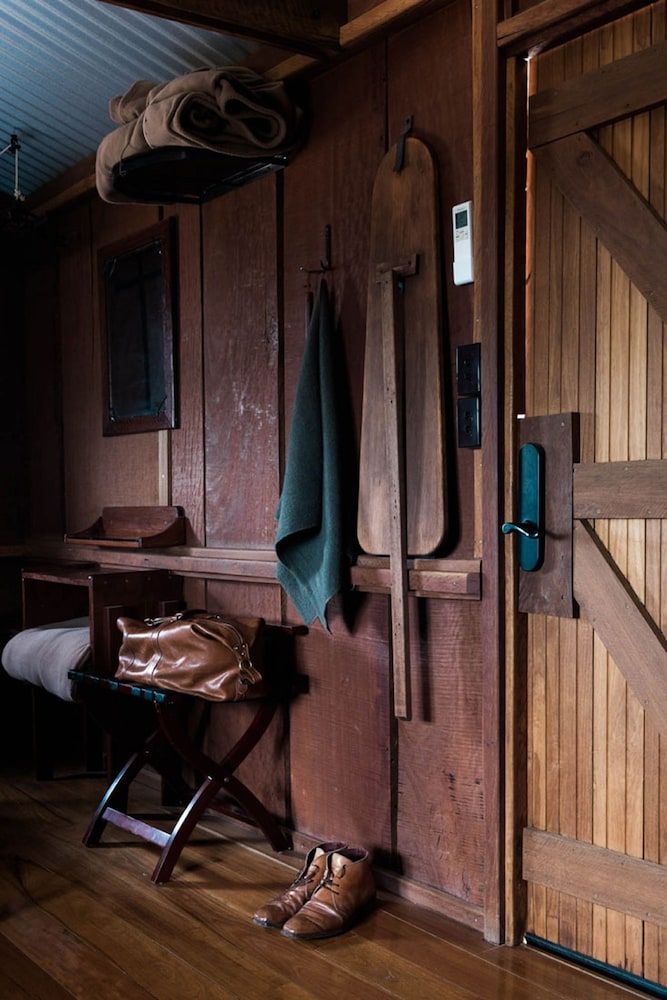 Saltbush Retreat Slab Hut 5