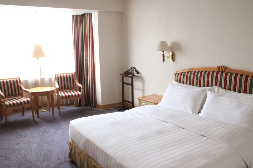 undefined Rosedale Hotel and Suites Guangzhou 4