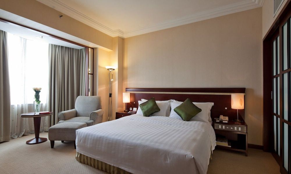 undefined Rosedale Hotel and Suites Guangzhou 5