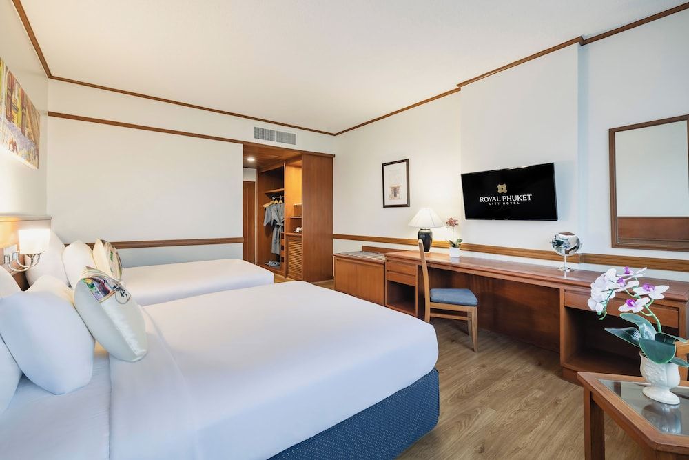 Royal Phuket City Hotel Premier Superior - Partial Sea View