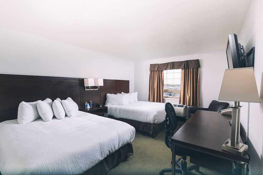 Service Plus Inn and Suites - Grande Prairie Standard Room, 2 Queen Beds 3
