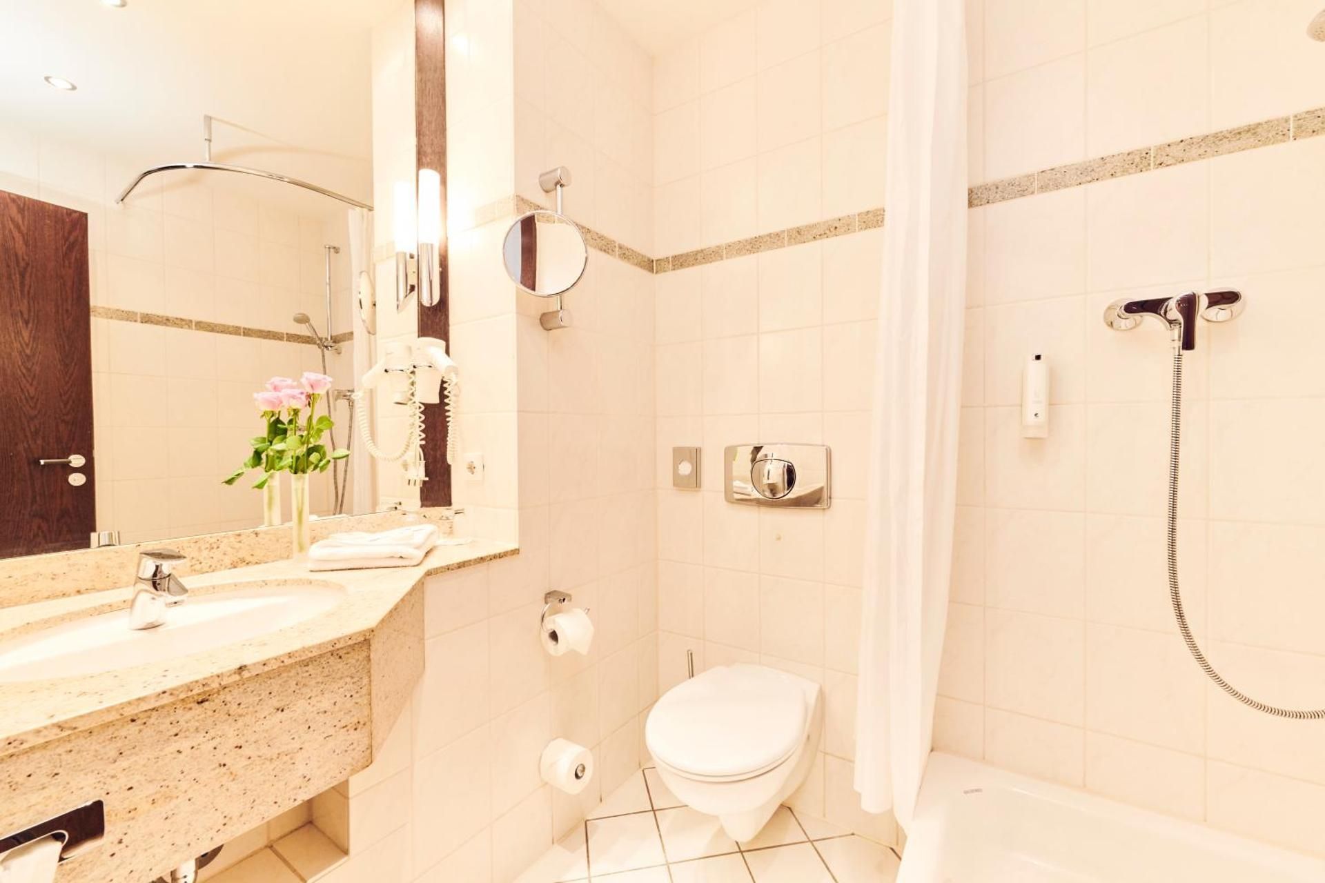 Best Western Soibelmanns Lutherstadt Wittenberg Family Double Room with Sofa Bed 3