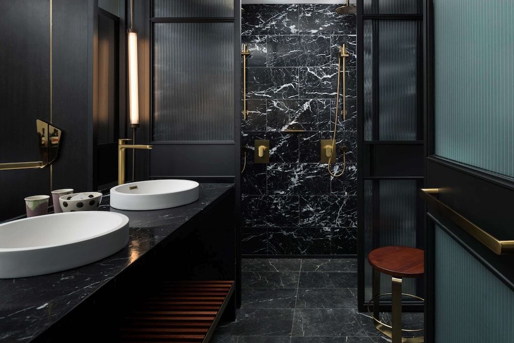 QT Perth QT King Room 5