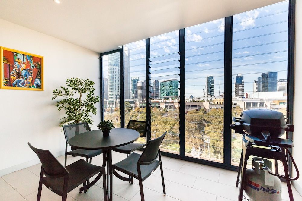 undefined MILES, 1BDR Melbourne Apartment