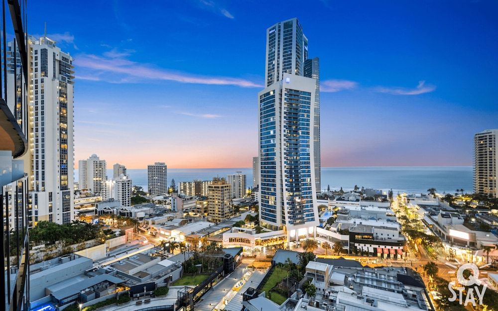 undefined Circle on Cavill - Q Stay 9