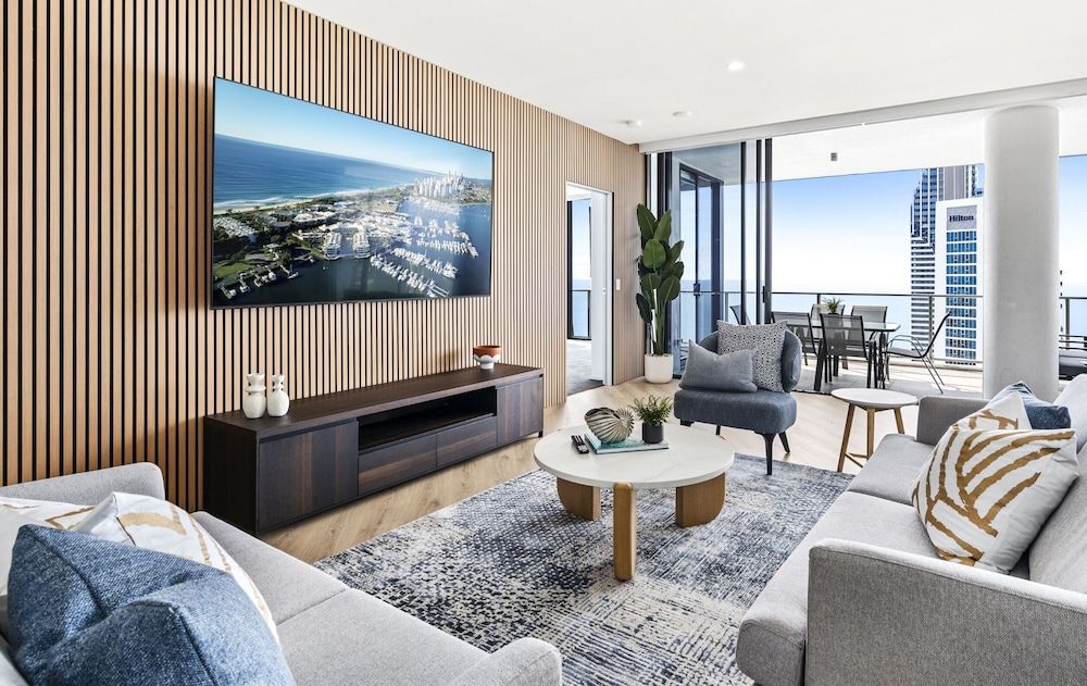 undefined Circle on Cavill - Q Stay