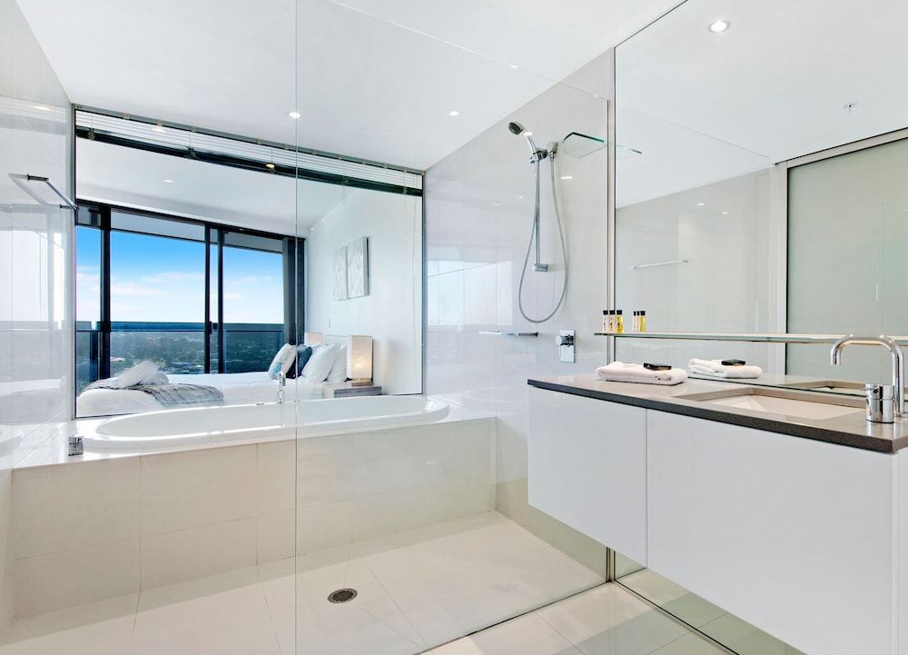 Circle on Cavill - Q Stay 1 Bedroom SPA 7