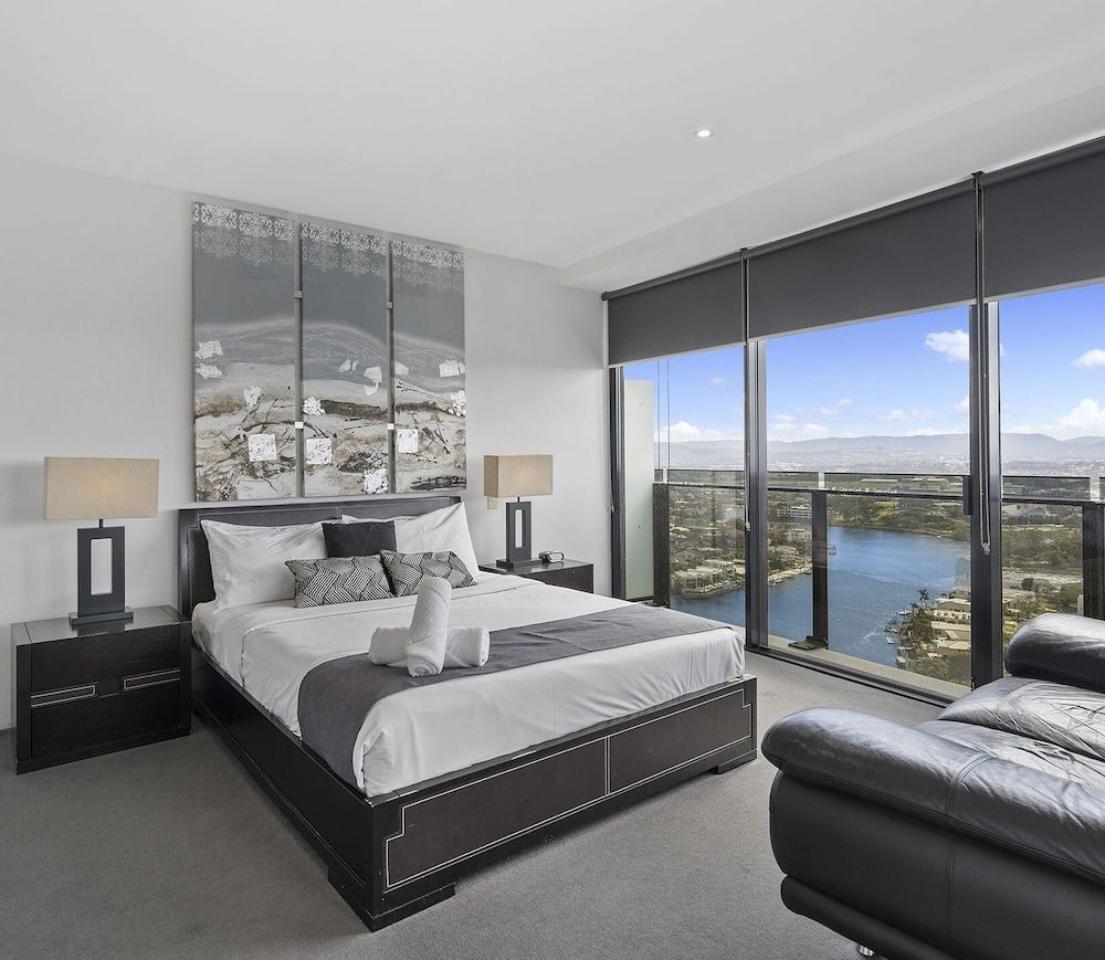 Circle on Cavill - Q Stay 1 Bedroom SPA 4