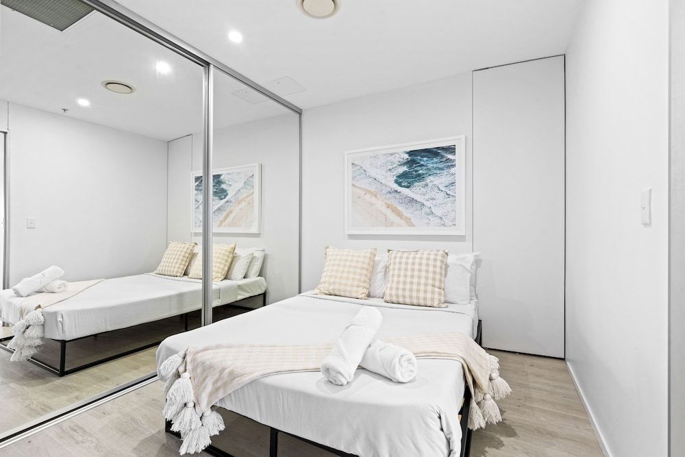 Circle on Cavill - Q Stay 1 Bedroom SPA (Low Floor)