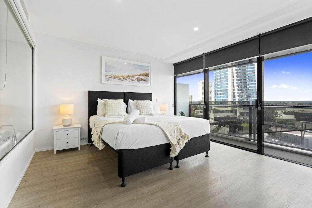 Circle on Cavill - Q Stay 1 Bedroom SPA (Low Floor) 2