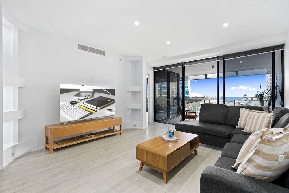 Circle on Cavill - Q Stay 1 Bedroom SPA (Low Floor) 3