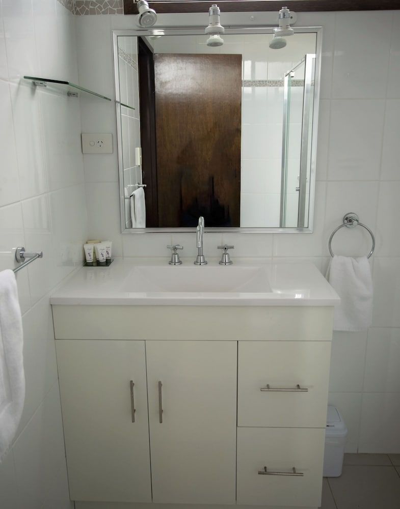 Hi Way Eight Motor Inn Deluxe Double Room 8